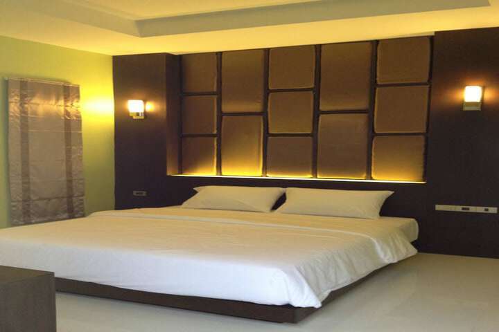 Room 9 of 22