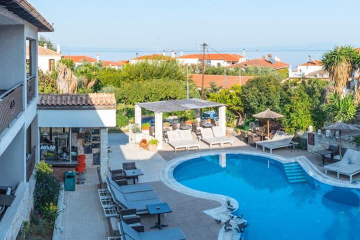 Hotel with Pool