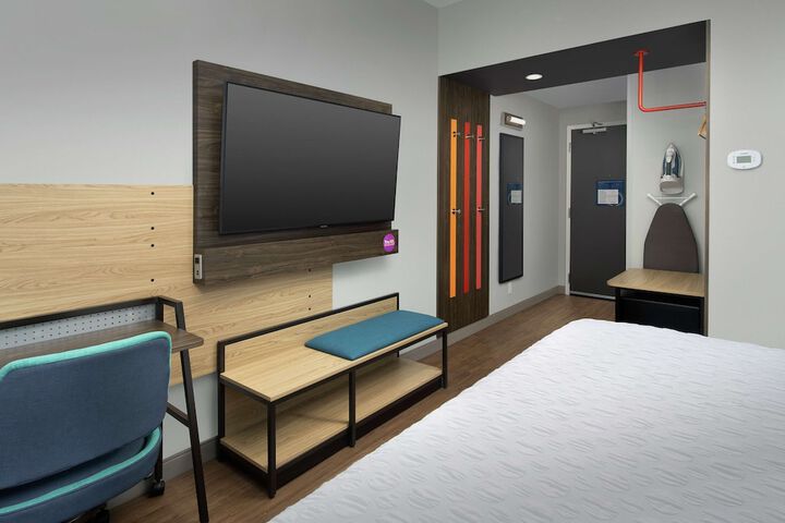 Room 15 of 52