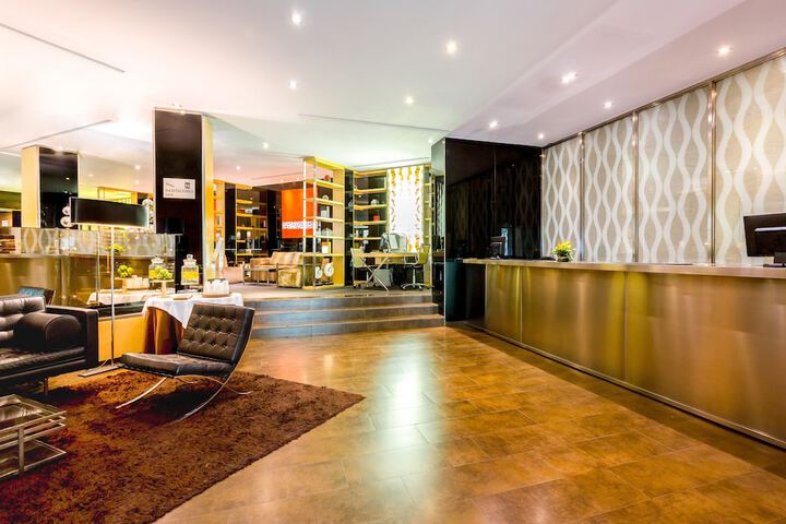 Entrance & Lobby