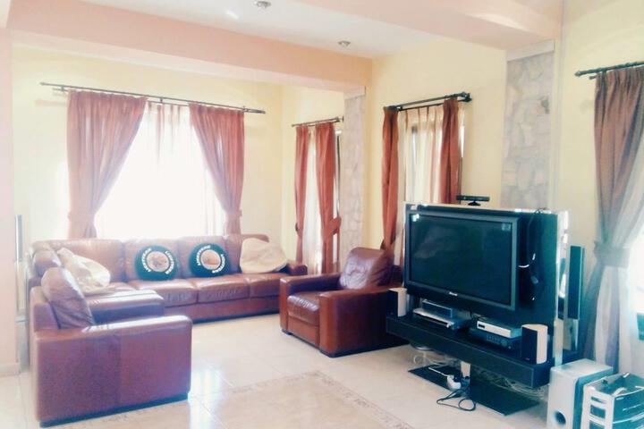Room 6 of 6