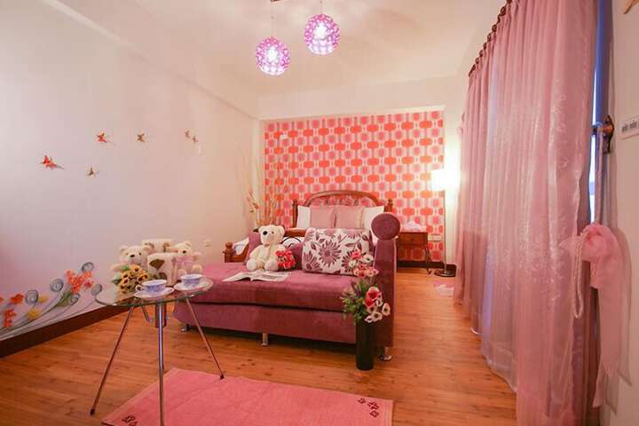 Room 6 of 27