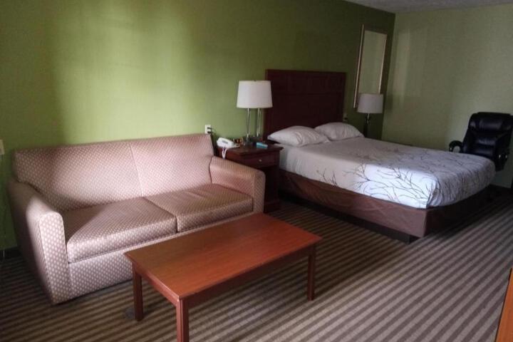 2 Queen Beds (2 of 7)
