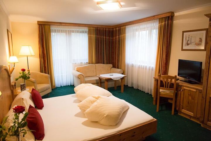 Room 6 of 52