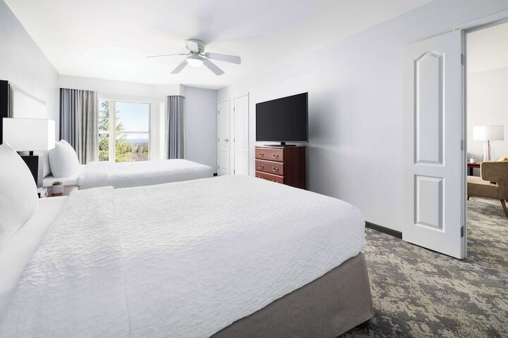 1 King 2 Queen Beds 2 Bedroom 2 Bath Suite (8 of 28)