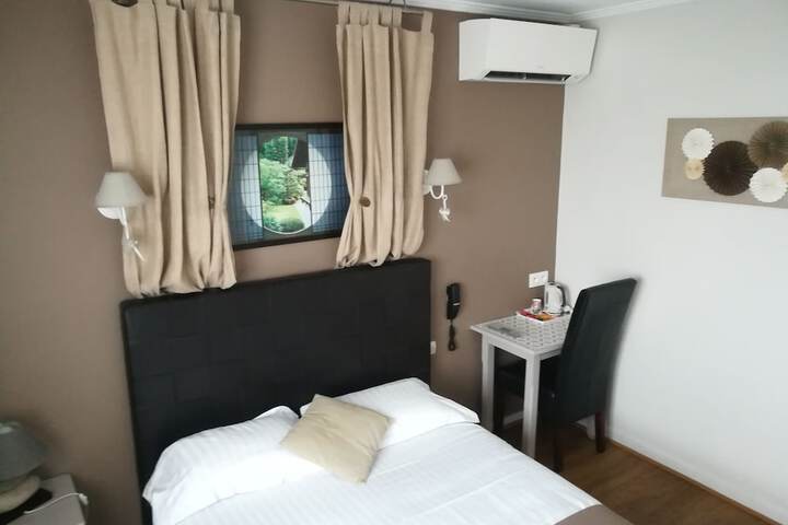 Room 19 of 40