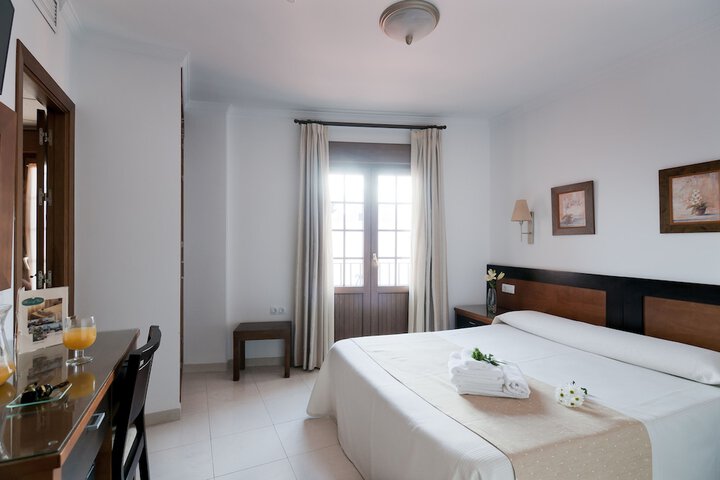 Room 8 of 35