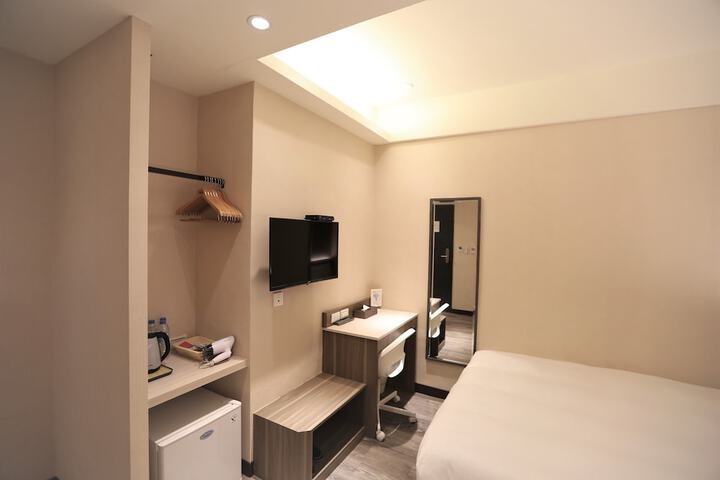 Room 36 of 79
