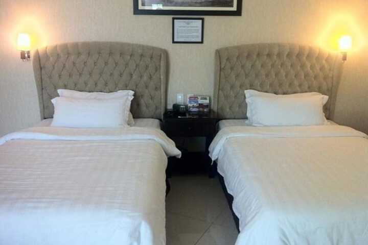Room 9 of 31