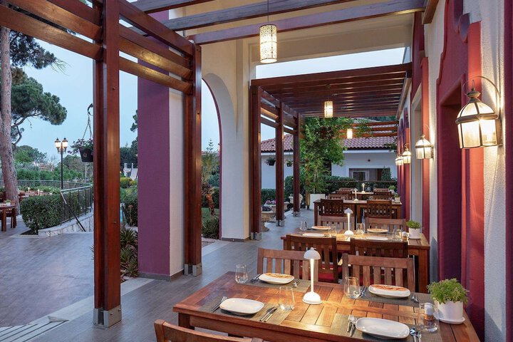 Dining 258 of 311