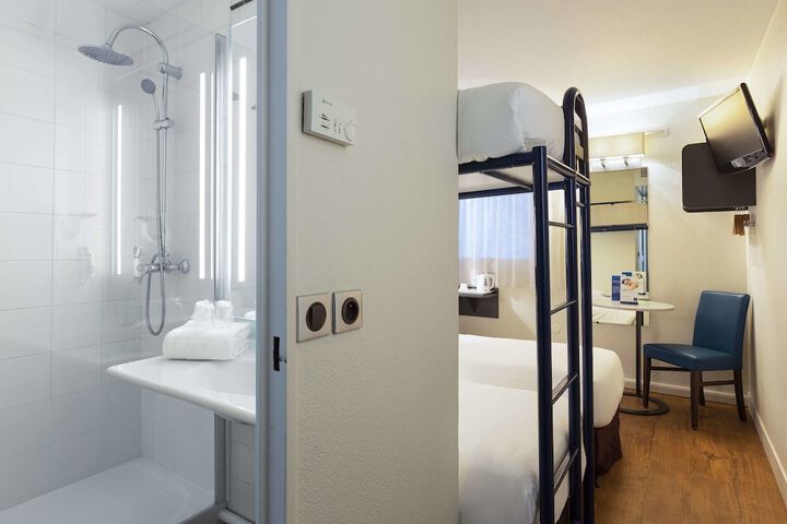 Room 5 of 46