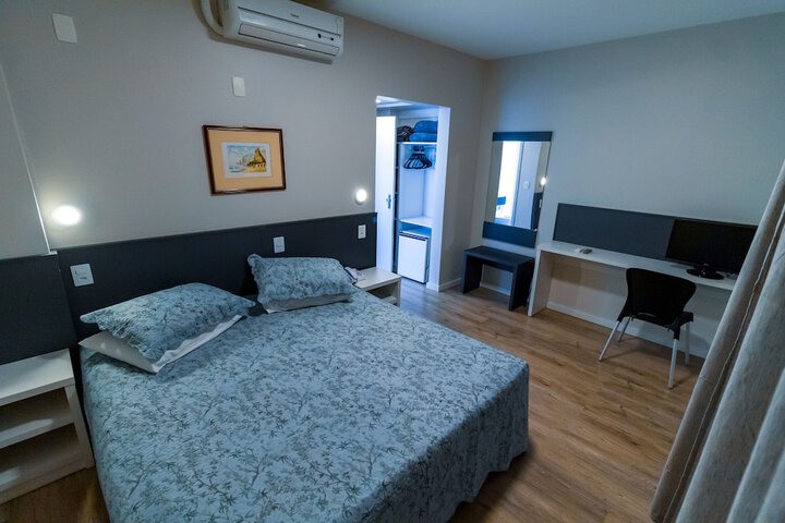 Room 14 of 40