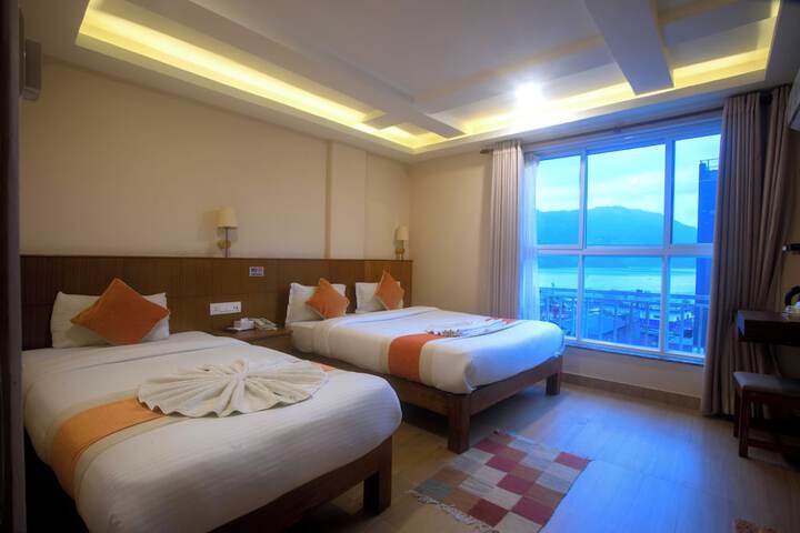 Room 15 of 25