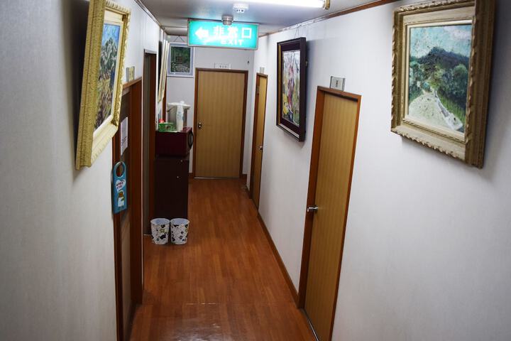 Ballroom/Hall 37 of 42