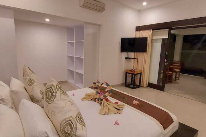 Room 6 of 81