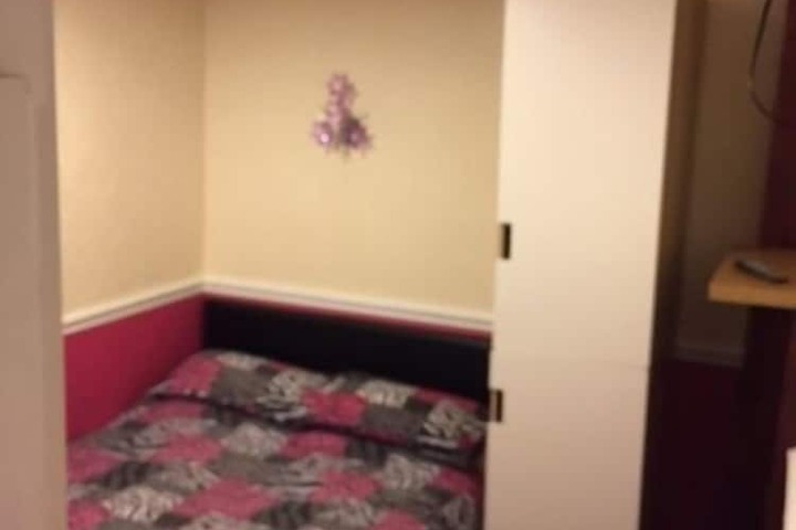 Room 43 of 87