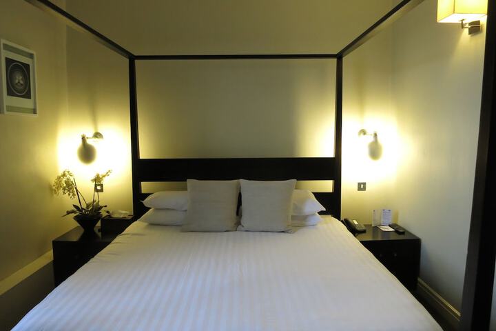 Room 11 of 66