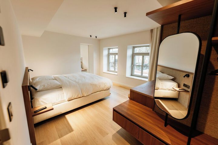Room 44 of 96