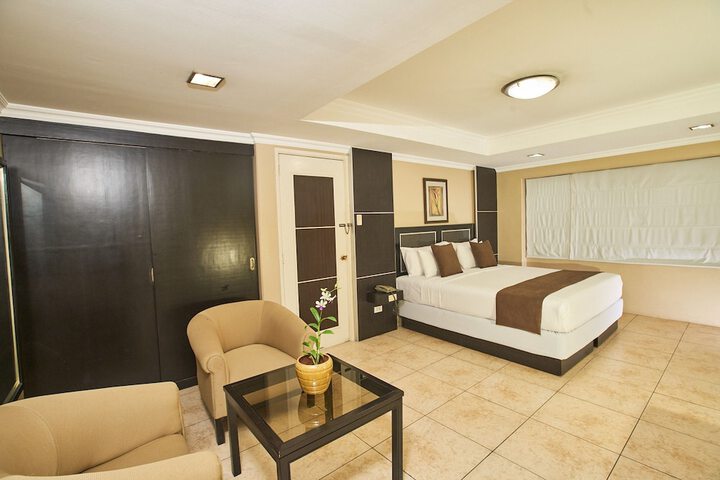 Room 6 of 59