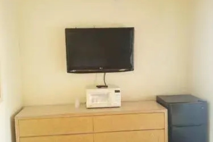 Room 4 of 11