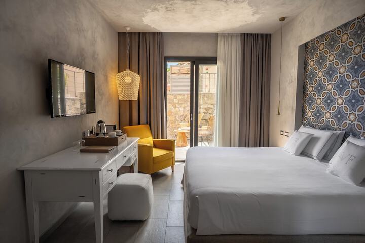 Room 15 of 49