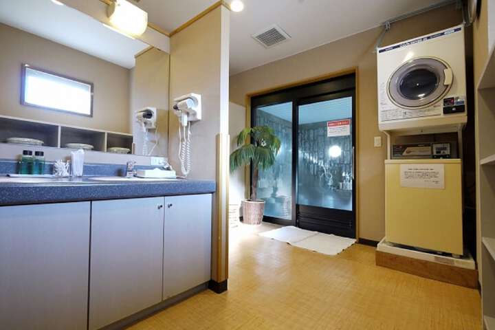Room 15 of 28