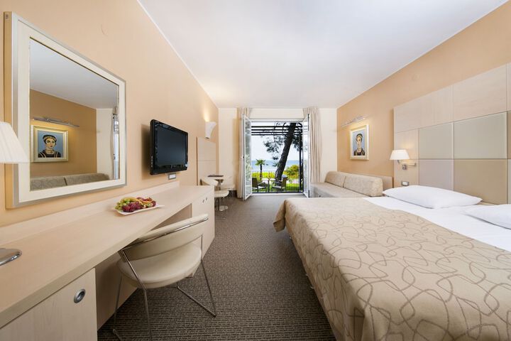 Room 5 of 41