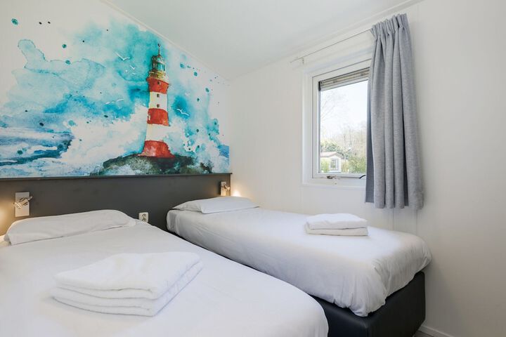 Room 2 of 44