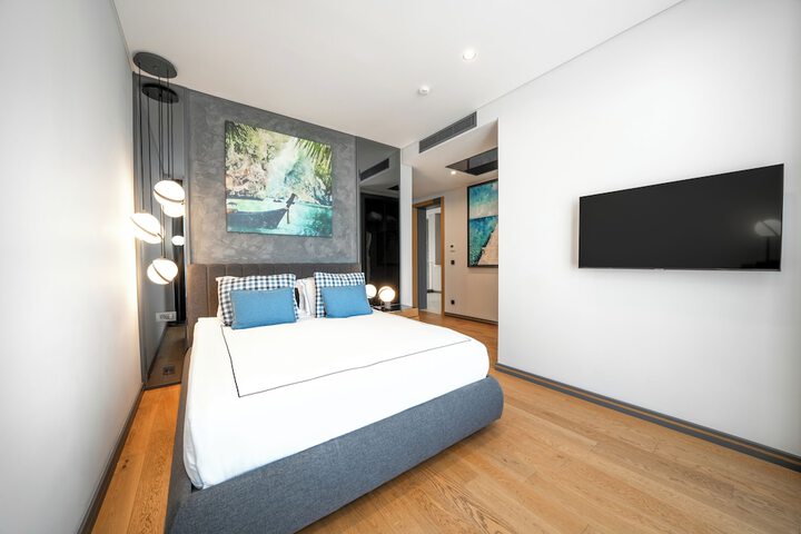 Room 45 of 164