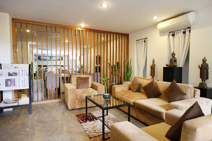Guest Lobby