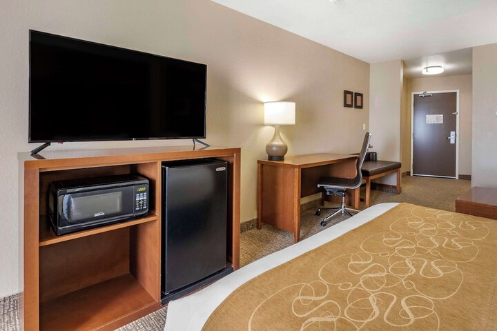 2 Queen Beds Business Room Accessible (5 of 13)