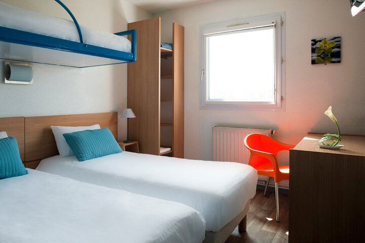 Room 7 of 31