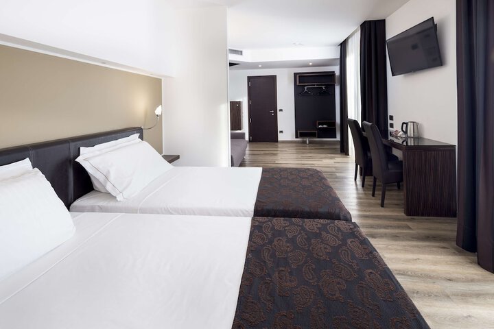 Room 15 of 109