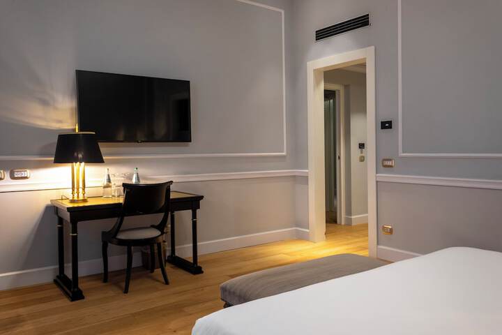 Room 9 of 145