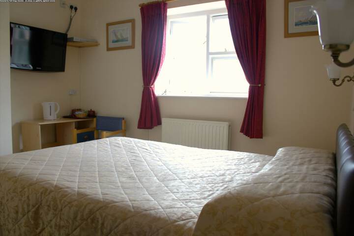 Room 6 of 33