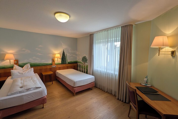 Room 10 of 44