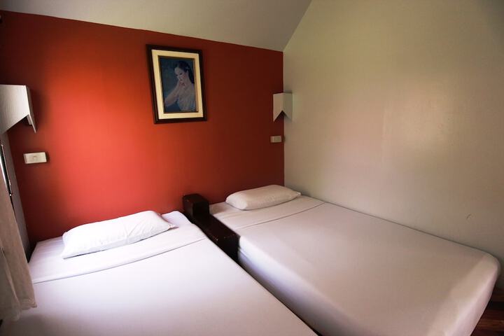 Room 12 of 64