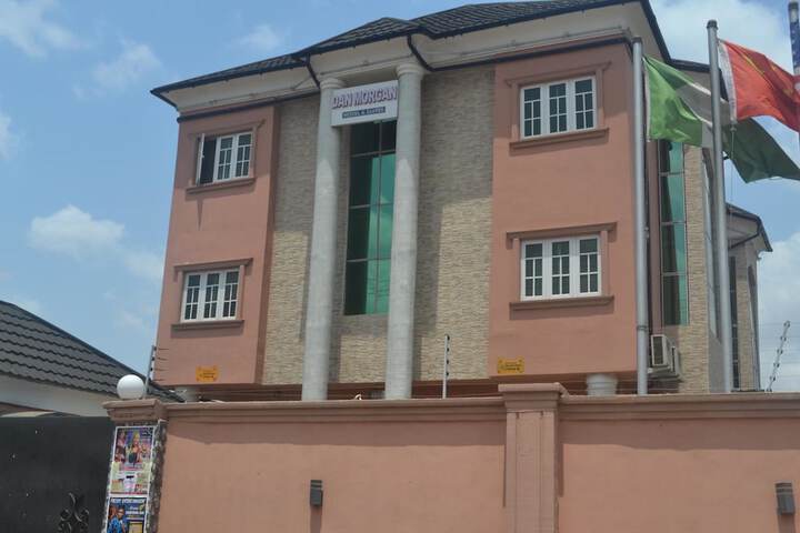 Dan Morgan Hotel & Suites