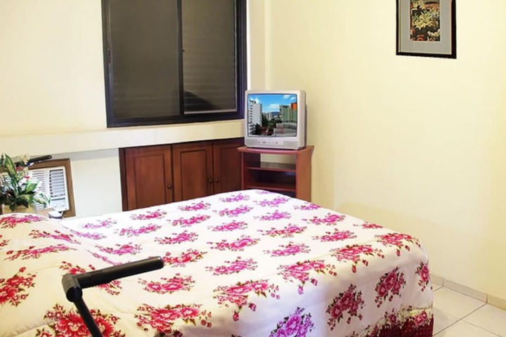 Room 10 of 48