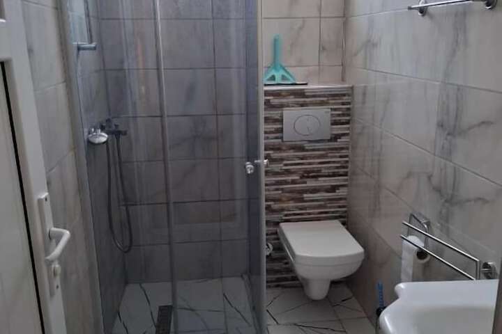 Room 9 of 13