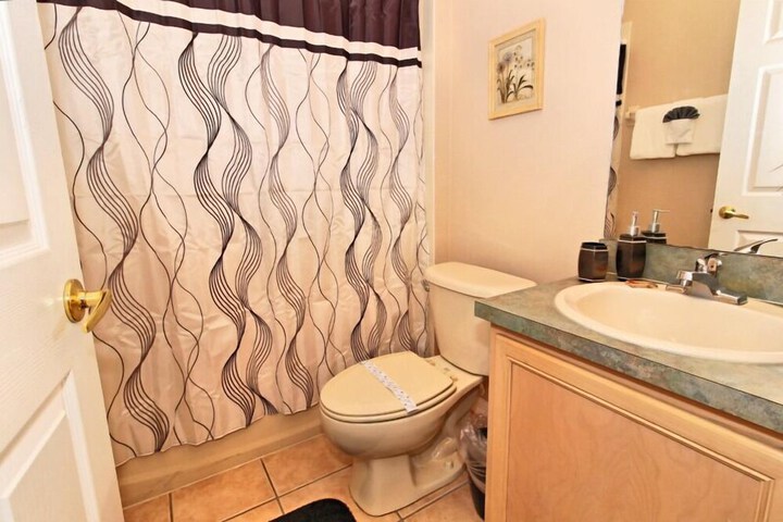 Room 10 of 20