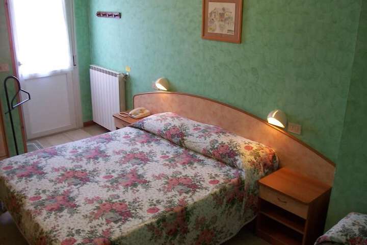 Room 15 of 35