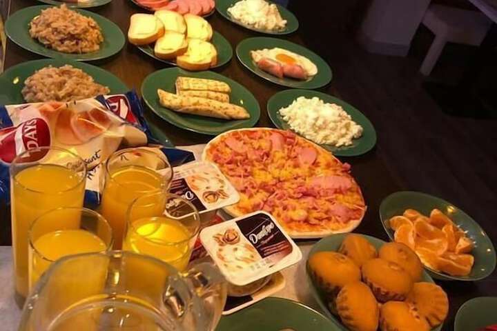 Dining 9 of 13