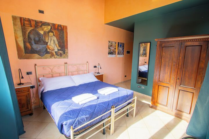 Room 5 of 20