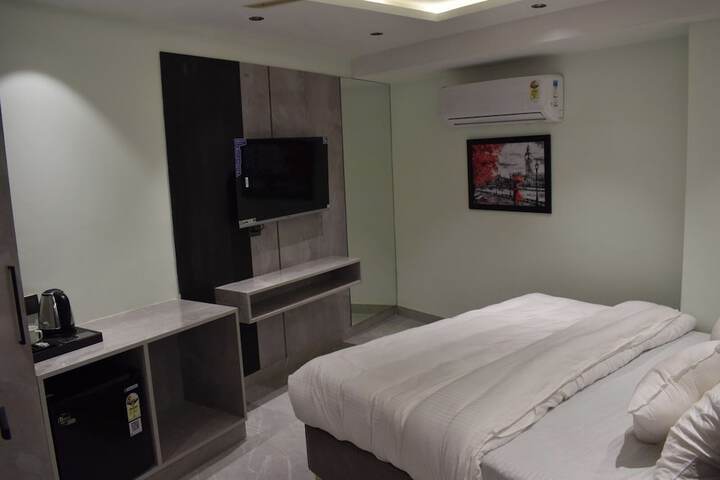Room 28 of 95