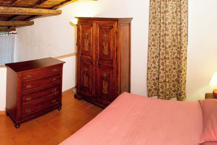 Room 26 of 100