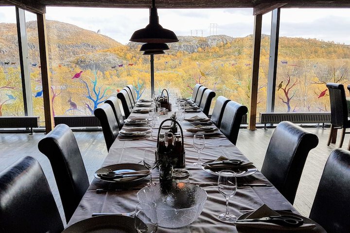 Dining 76 of 137