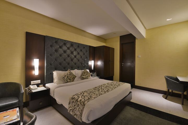 Room 10 of 43