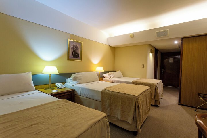 Room 12 of 32