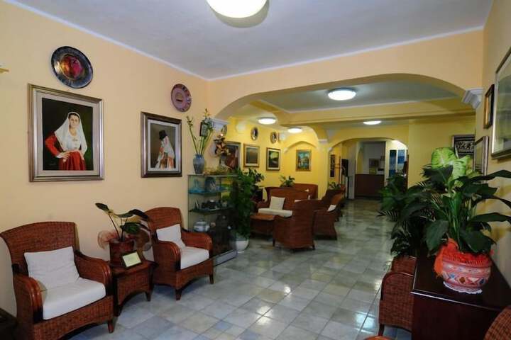 Guest Lobby